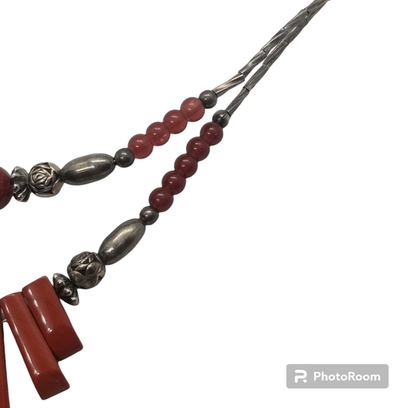 VINTAGE NATIVE AMERICAN LAYERED SILVERTONE BEADED & RED JASPER GEMSTONE NECKLACE - Picture 5 of 6